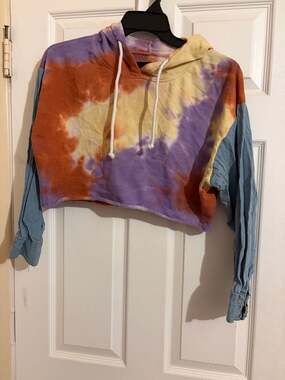 THRILL 94 Sweet Spot Tie Dye Cropped Hoodie with Denim Sleeves EPI